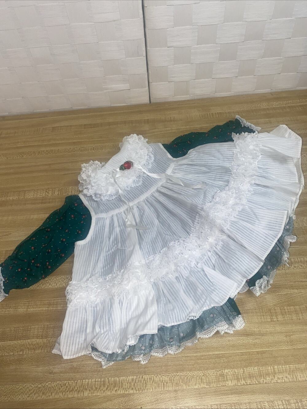 Vintage 70s 80s Bryan Green White Apron Dress Baby Girl Ruffles Bows Lace Sz 12M